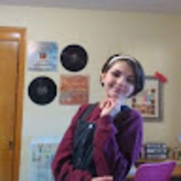 Meet your Posher, Kylee - Picture 1 of 1